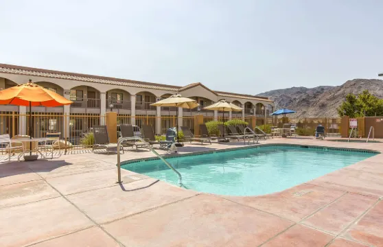 約書亞樹 - 29 棕櫚綠洲套房酒店