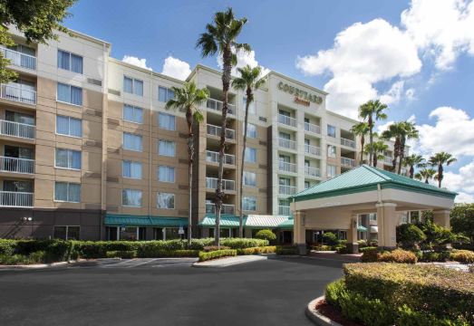 4. 코트야드 바이 ..