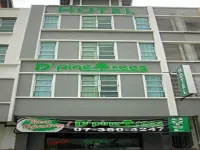 D'Pinetrees Hotel Hotel berhampiran PASARAYA BORONG SAKAN ULU TIRAM