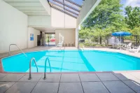 Quality Inn Cleveland Airport Hotels in Middleburg Heights