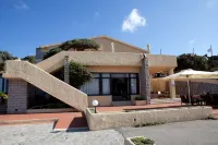 Club Esse Shardana Hôtels à proximité de : Tombe des géants