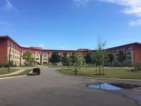 Residence & Conference Centre - Oakville Hotel dekat Sheridan College