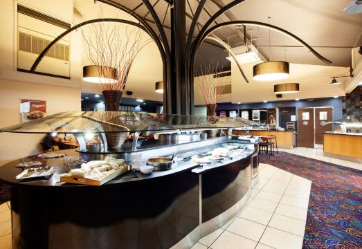 6. 미션 비치 리조..