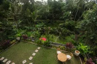 Puri Payogan Villa Hotels near Pengempu Waterfall