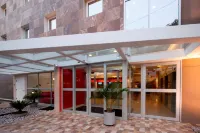 Ibis Lima Larco Miraflores Hotels near Malecon de Miraflores