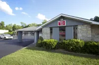 تاون هاوس إن فنادق في Shawnee Township