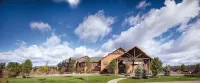 Glacier Canyon Resort Baraboo Lake Delton Отели рядом с достопримечательностью «Ошснер Парк Зу»