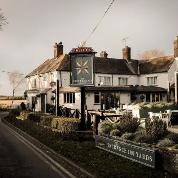Fisherman's Haunt Hotel โรงแรมใกล้หาด Mudeford Beach