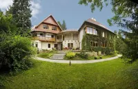 Willa Zameczek Hotels near Obelisk Księżnej Marianny Orańskiej