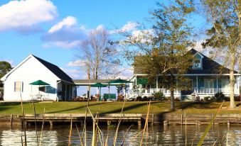 A Chateau on the Bayou Bed & Breakfast