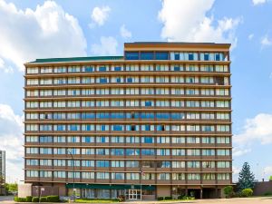 Quality Inn & Suites Cincinnati Downtown