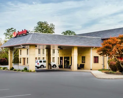 Econo Lodge Các khách sạn ở West Beaver Township