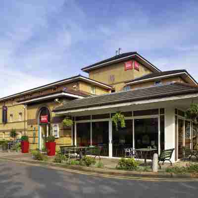 宜必思倫敦巴爾金飯店 Hotel Exterior