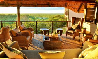 Victoria Falls Safari Club