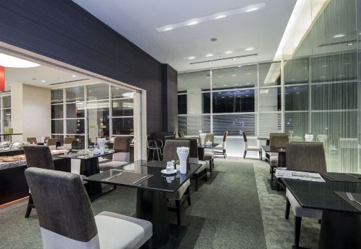 2. 더 나라티와스 ..