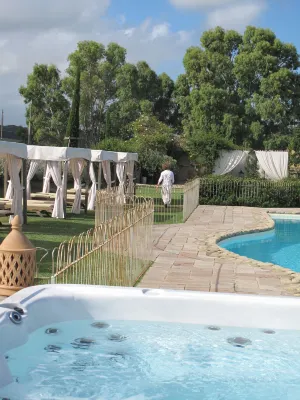 Relais Sant'Elena فنادق في Guardistallo