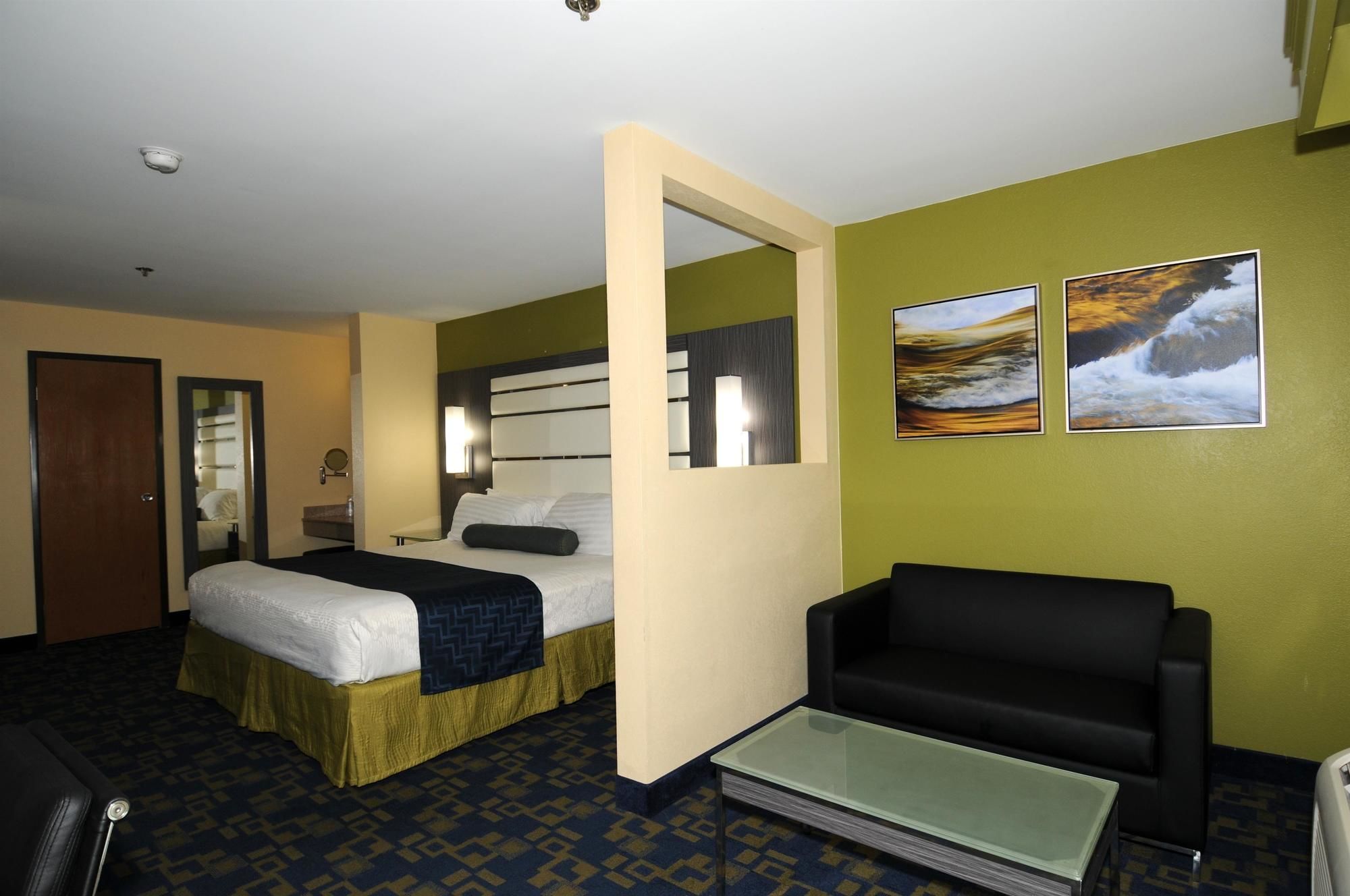 Best Western Antelope Inn & Suites