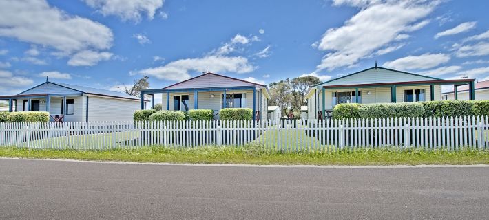 Rose Gardens Holiday Park Hotels in Albany