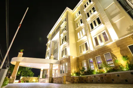 Sylvia Hotel Premier Kupang Отели в г. Купанг