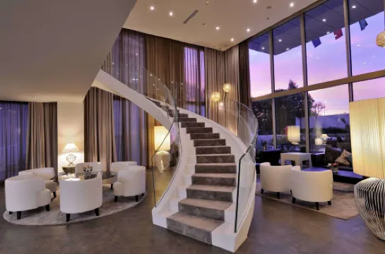 肯茲西迪馬魯夫酒店