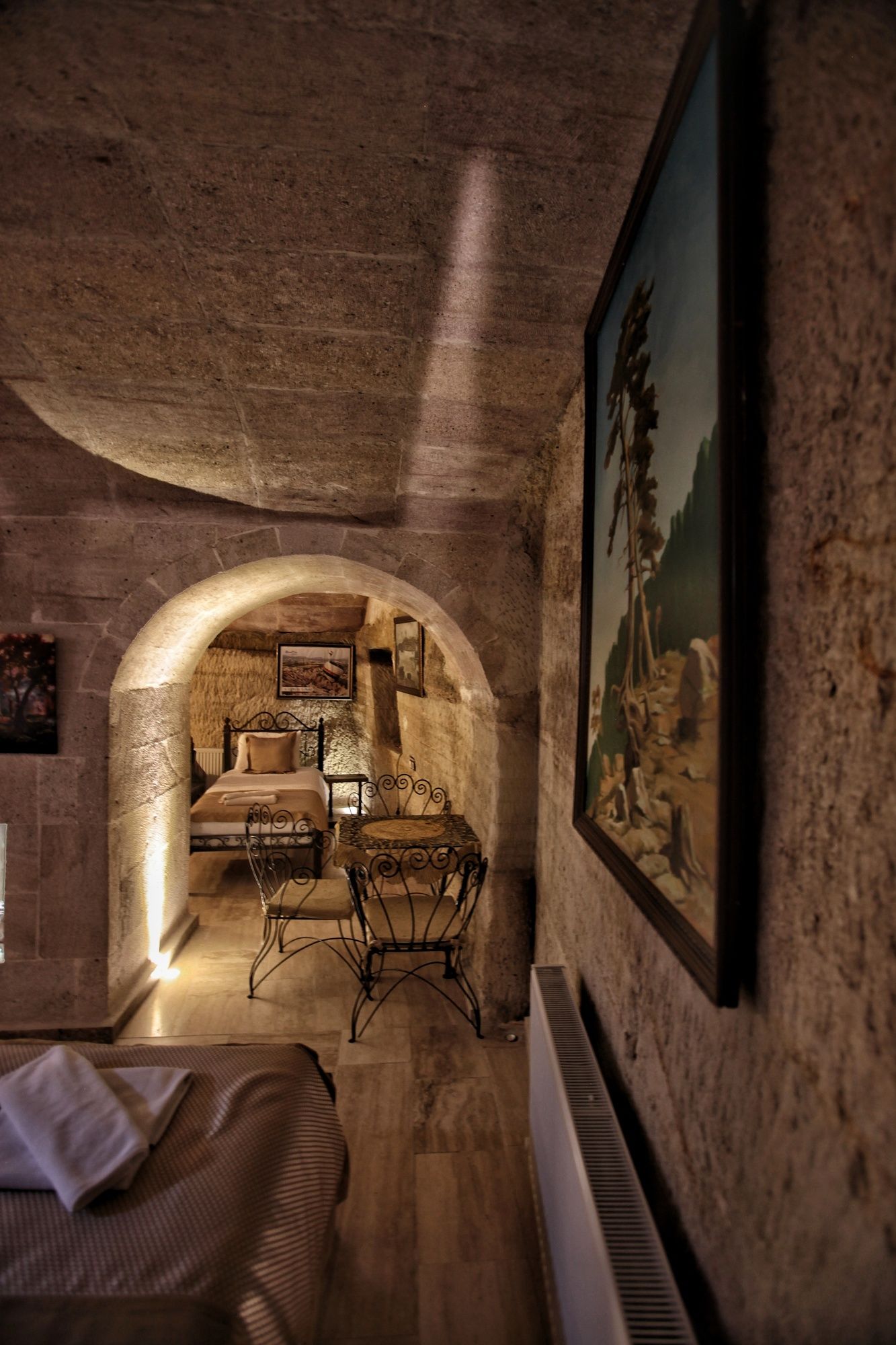 Emit Cave Hotel
