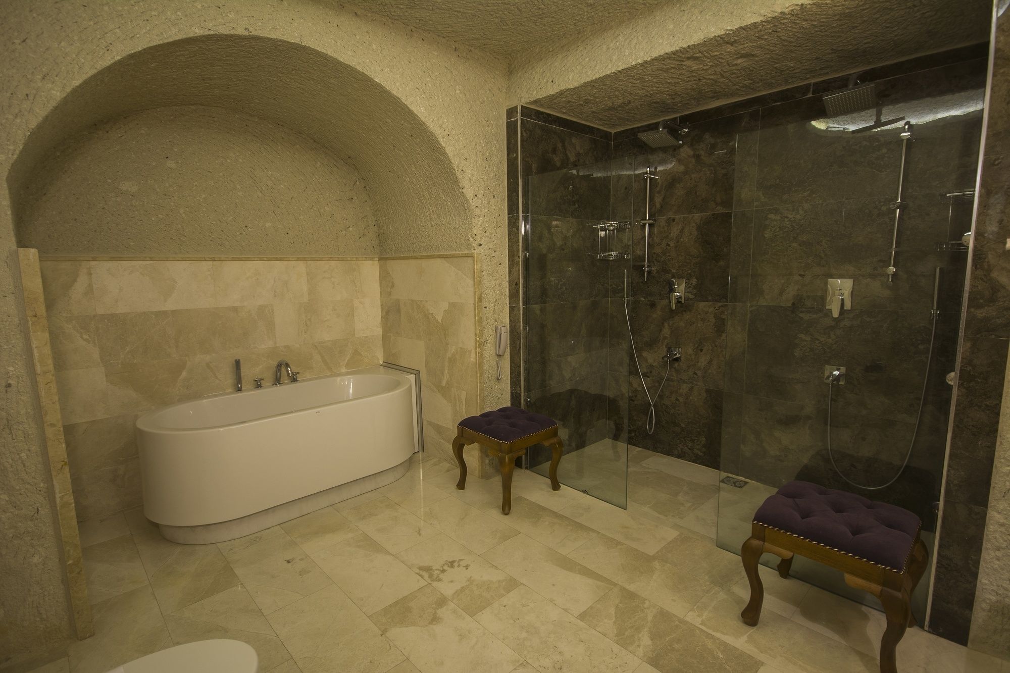 Artemis Cave Suites