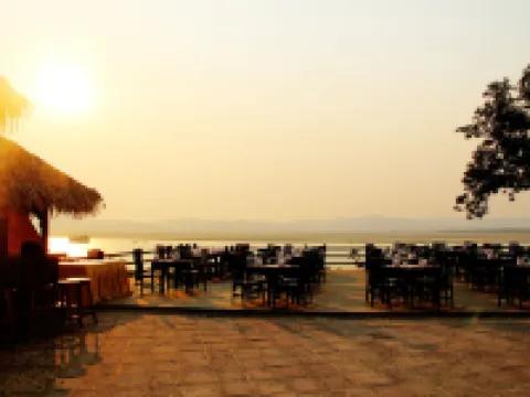 โรงแรม KMA บากัน วิวแม่น้ำ โรงแรมในพุกาม