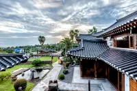 Jeju Hanok Hotel Hallagung