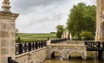 Chateau la Tour Carnet