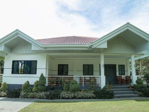 Bohol White House Bed & Breakfast