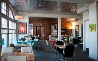 Retro Suites Hotel