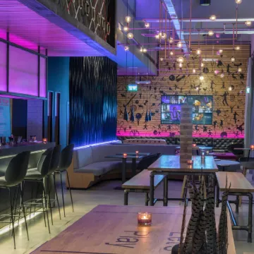 Moxy London Stratford Hotels near ArcelorMittal Orbit