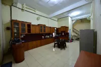 Medan Dazhong Backpacker's Hostel - Hostales