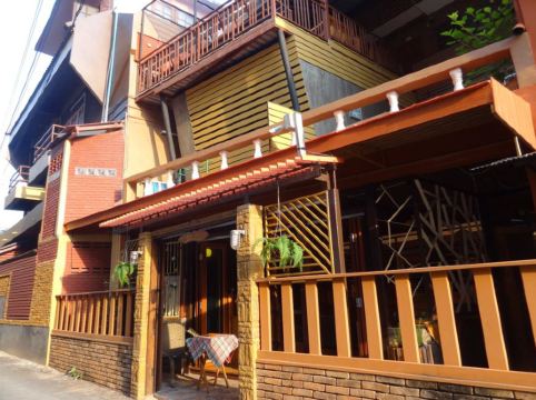 Little Guest House Hotel