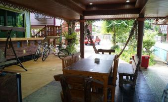 Three Moons Homestay