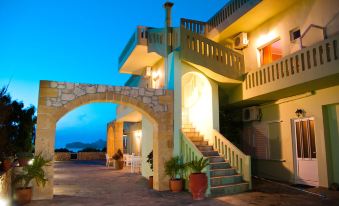 Petritos Rooms and Studios - Housity
