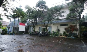 Hasanah Guesthouse Sawojajar