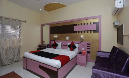 OYO 12221 Hotel M House - Housity