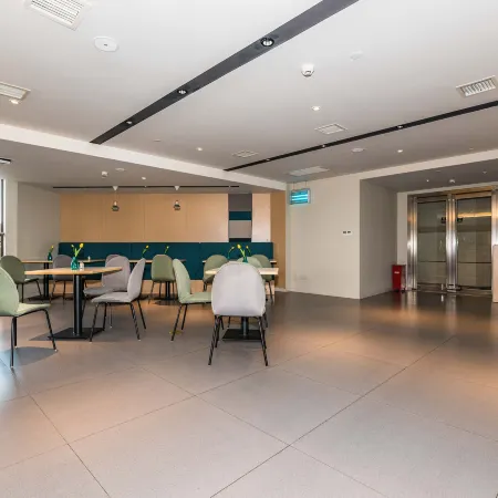 Homeinn Selected Hotel (Guiyang Huaxi Park Guizhou University)