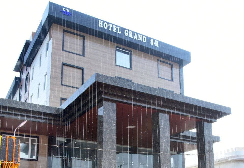 Hotel Grand SR