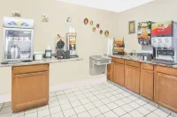 Microtel Inn & Suites by Wyndham Broken Bow - breakfast