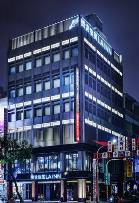 La Inn Hotel a 