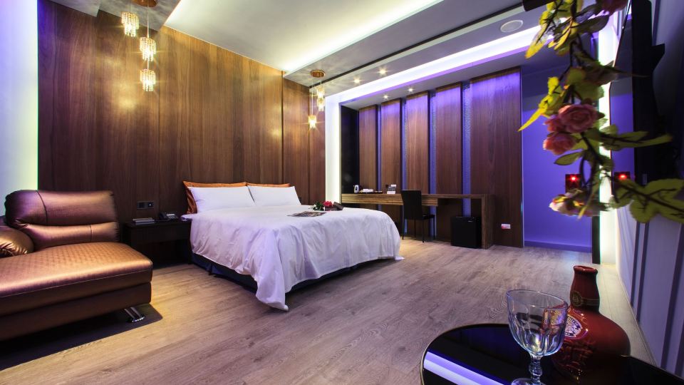 Chen He Spa Motel
