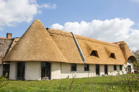 Brit Hotel Montargis Отели в г. Морман-Сюр-Верниссон