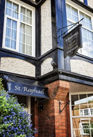 St. Raphael Guest House Отели рядом с достопримечательностью «Margaret Clitherow Shrine»