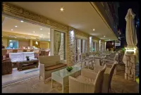 Hotel Agni on the Beach - Parvekkeita