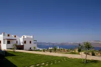 Maison des Lys - Luxury Suites Hotels in Thira