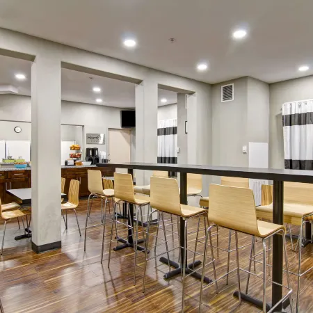 Prairie Crest Medicine Hat by IHG