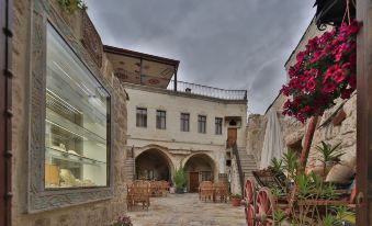 Chelebi Cave House - Housity