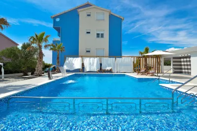 Villa Nika Hôtels à proximité de : Jetski Center